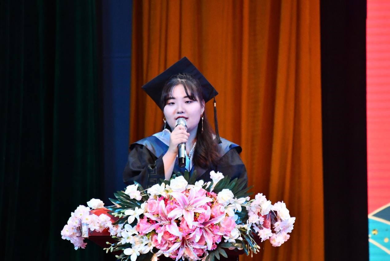 学生代表王嘉星发言